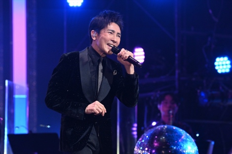 郷ひろみ＝NHK・BSプレミアム／BS4Kで2月26日に放送される『歌える！J-POP黄金のヒットパレード決定版！＃5』 （C）NHK 