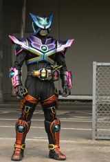仮面ライダーバース　未開封 画像・写真 | 『オーズ10th 仮面ライダーバース バースX誕生秘話』制作