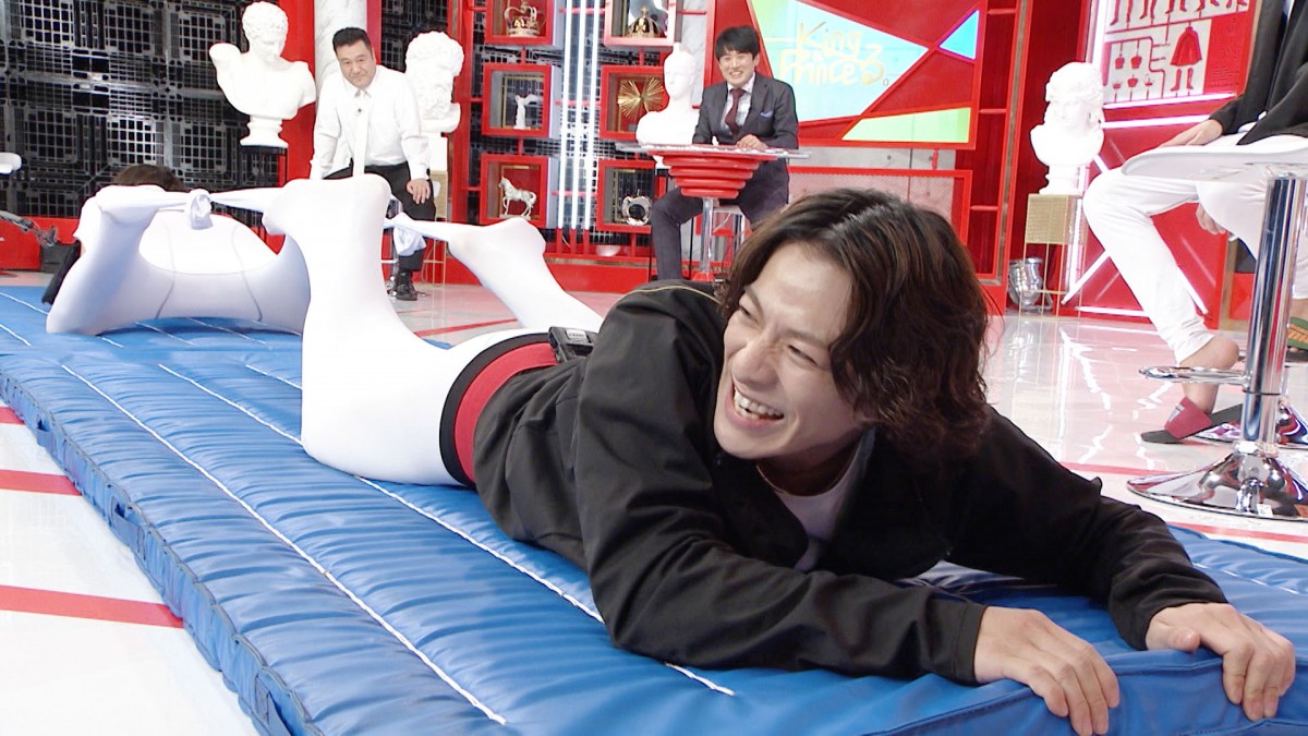 キンプリ・平野紫耀＆高橋海人「ももひき引き」対決で衝撃映像 “芸人