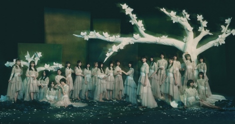 櫻坂46 個別B2ポスター 五月雨よ 渡邉理佐 特別仕様盤CD ジャケット柄 櫻坂46・4thシングル『五月雨よ』 ジャケットアートワークが公開