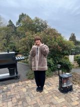 �Ȃɂ�j�q�E�勴�a��A�g�R�X�g�R�ʁh��c����q�ɒ�q����u��  