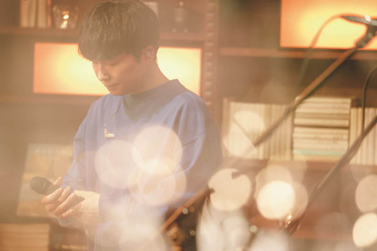 星野源、ライブ初披露曲＆レア曲連発 会員限定配信イベントが“開宴”40