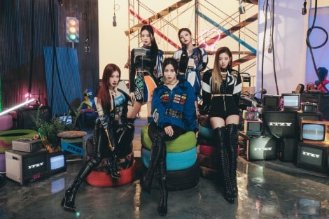 ITZY(O񍶂)`FAWAA(񍶂)iACFW 