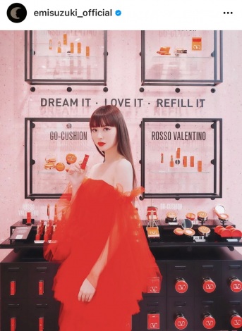 画像・写真 | 鈴木えみ、絶妙透けドレスで肌見せ「女神降臨