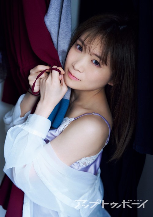 秋元真夏（乃木坂46） - 秋元真夏が卒業記念写真集に込めた“真横
