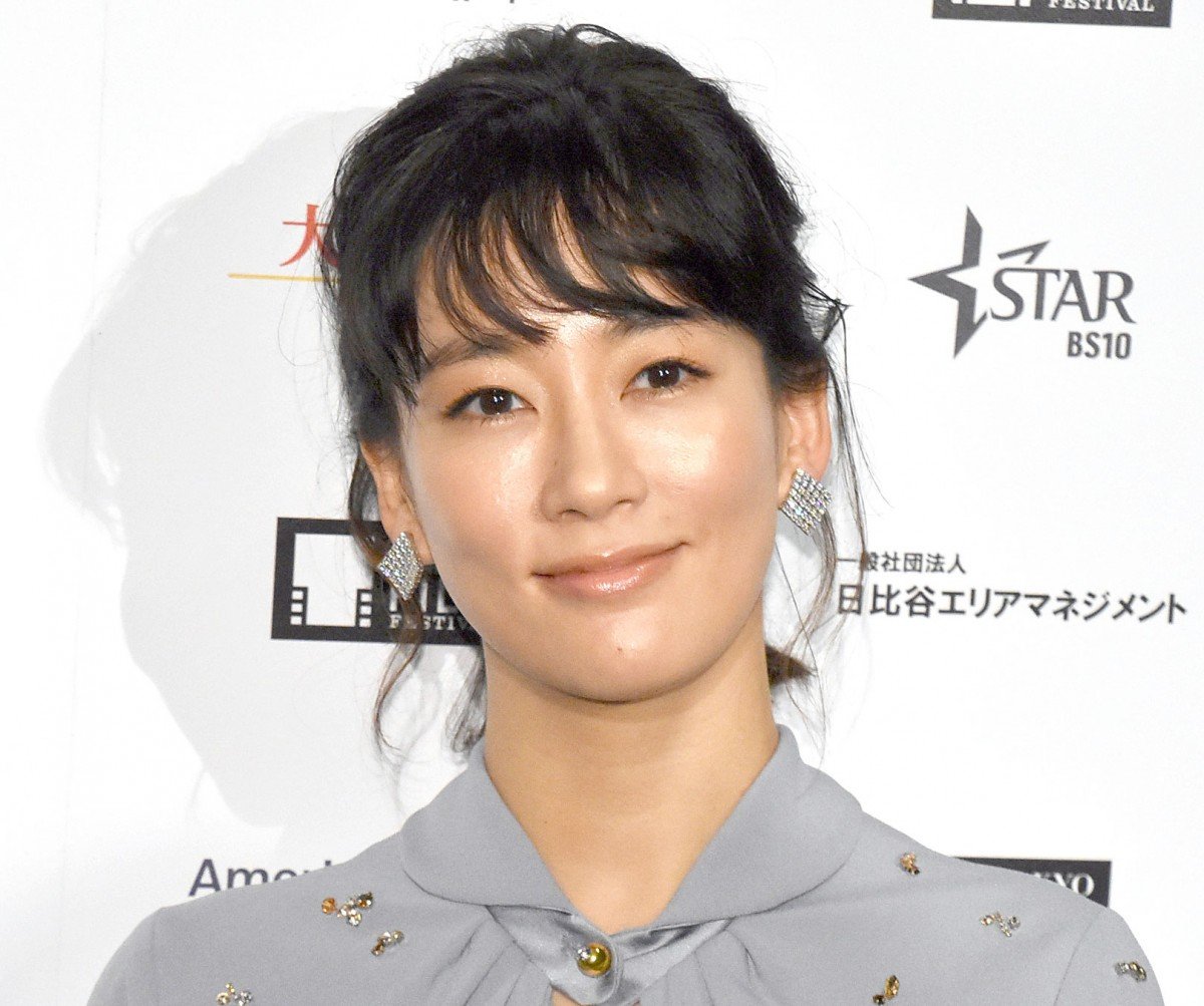 画像・写真 | 水川あさみ、背中パックリ大胆肌見せ「色っぽいね!!」「見惚れるとは正にこの一枚」 2枚目 | ORICON NEWS