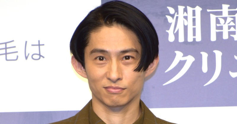 奇跡の40代”三宅健、美の秘訣を語る「結構前から日傘をさしています