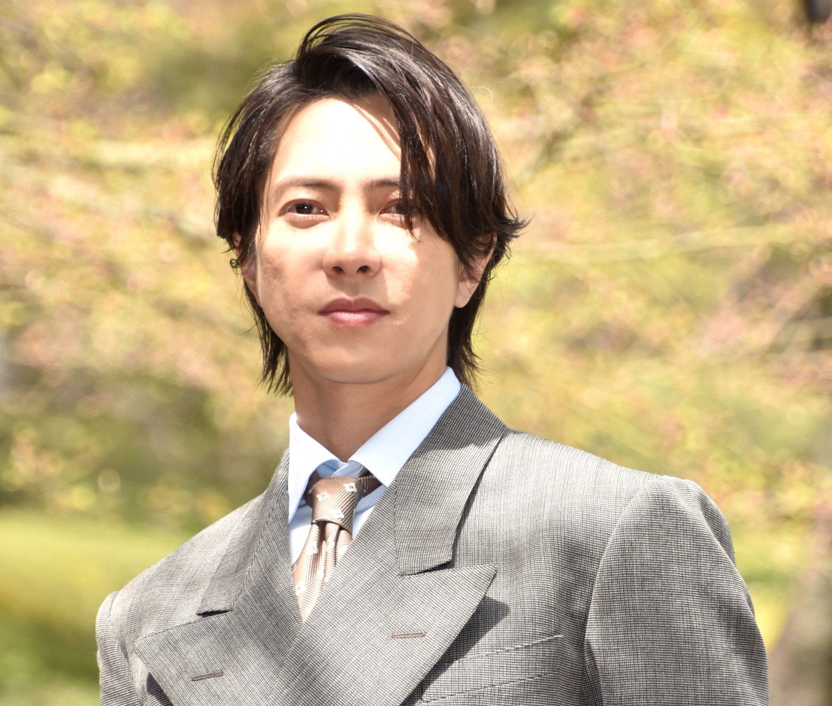 山下智久「クソホスト役です」と笑顔で自虐も 米俳優が絶賛「イケメン。完璧だった！」 | ORICON NEWS