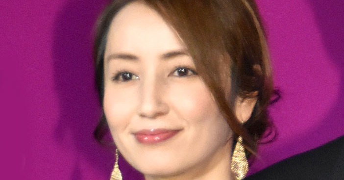 矢田亜希子、スリット透けスカートから美脚チラリ「女神」「いつ