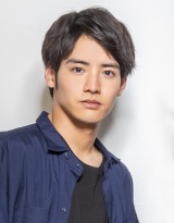 2022年度後期の連続テレビ小説『舞いあがれ！』に出演する赤楚衛二 
