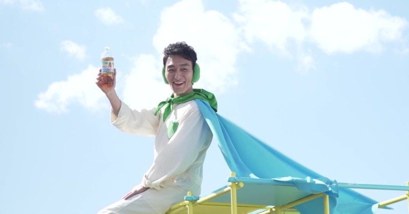 草彅剛　CM着用　ワイドパンツ 大人用紙パンツがおしゃれになった！誰もが気軽にはける未来を