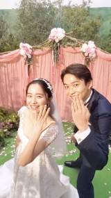 堀田真由　ゼクシィ　パネル　写真集　超貴重 堀田真由“世界に一つだけのドレス”で花嫁姿に 大河ドラマ出演