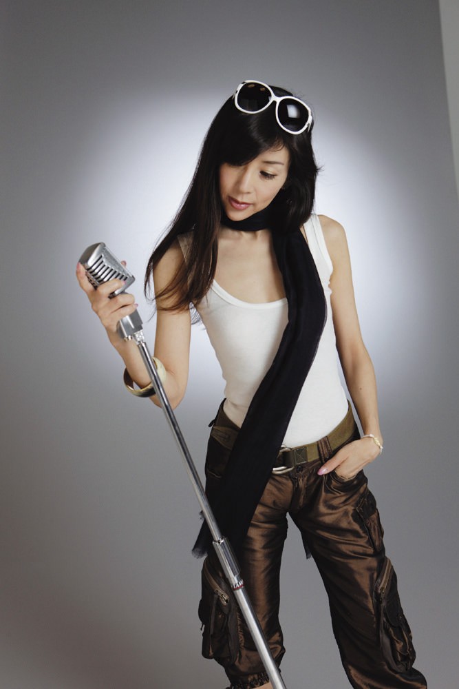 川島なお美さん、生前残された唯一のMV「Actrice」 “歌手デビュー日”4