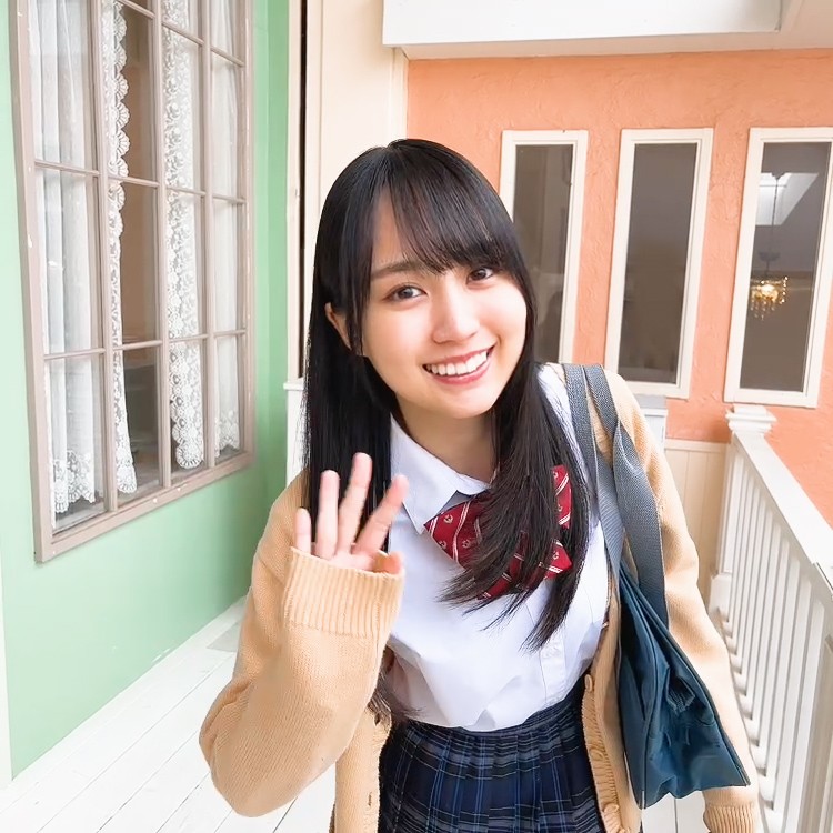 乃木坂46賀喜遥香 1st写真集 まっさら | 新潮社