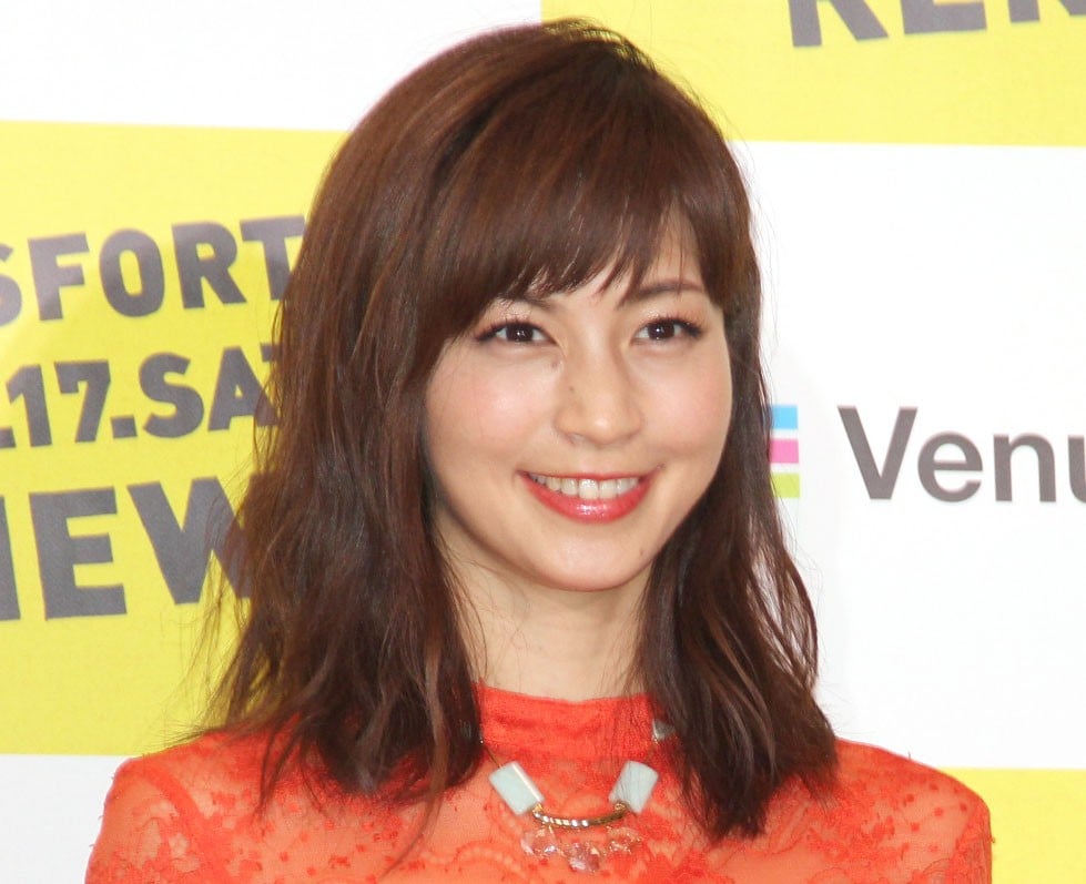 安田美沙子、久々の“水着グラビアポーズ”に大反響「40歳に見えない」「スタイル抜群！」 | ORICON NEWS