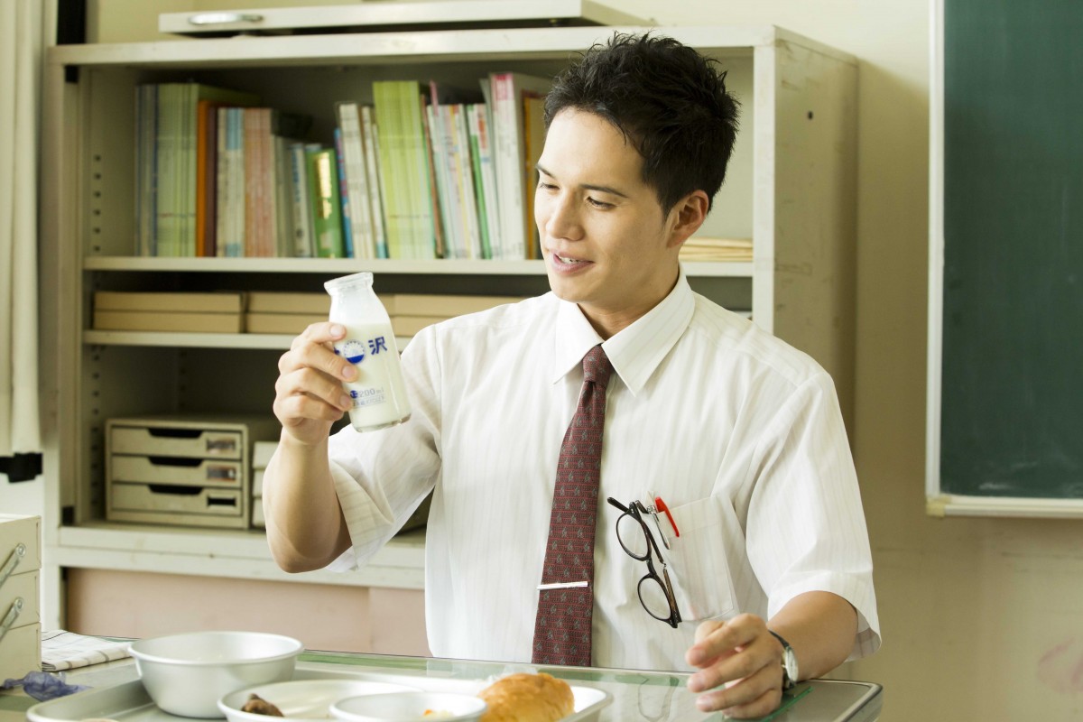 新品ケース 「おいしい給食 シーズン1 +2+劇場版」 全8巻 市原隼人 71dZYWH4RRL.jpg