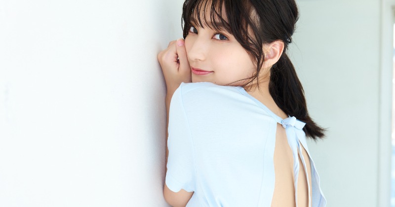 ウマ娘』高野麻里佳、美背中＆クールな眼差しショット披露 『ハケン