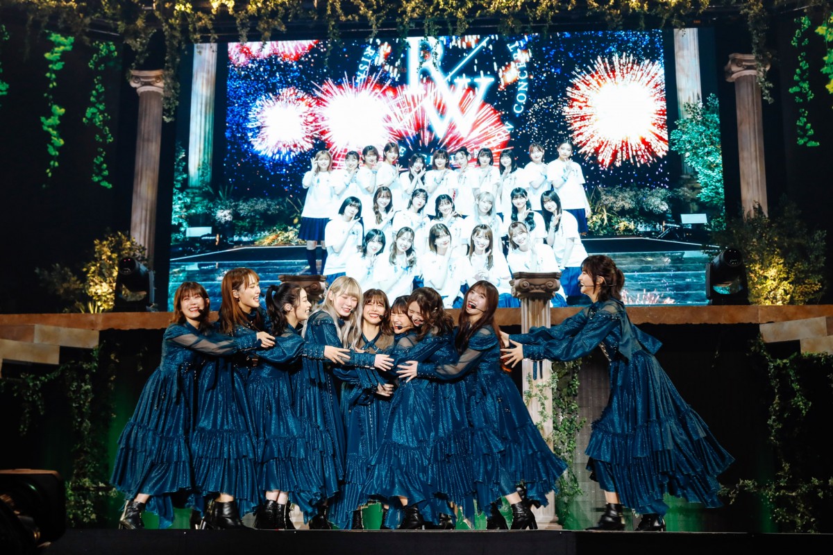 櫻坂46渡邉理佐卒業に1期生が涙、涙… 菅井友香が「本当に寂しい」意外な理由 | ORICON NEWS