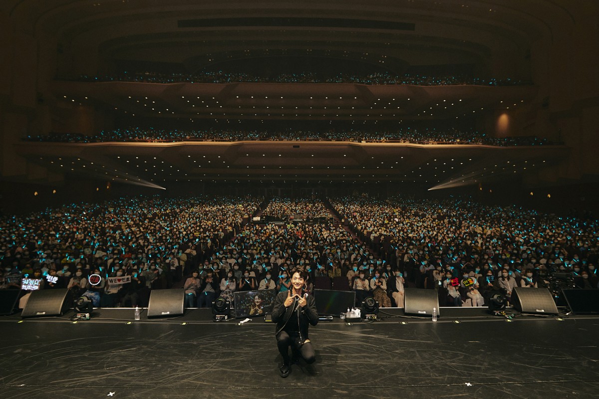 画像・写真 | SHINeeミンホ、3年ぶり来日イベントでソロ曲初披露 電話