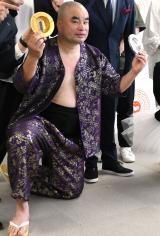 �w��l�� �g�{�V�쌀GM�����x�ɏo�Ȃ����^�b�N���Ȃ����B (C)ORICON NewS inc. 