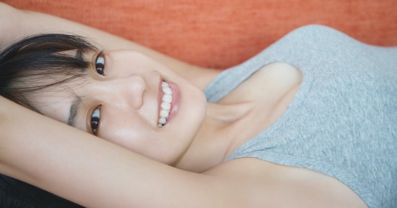 乃木坂46 賀喜遥香　フォトアルバム　★ Amazon.co.jp: 乃木坂46 賀喜遥香 フォトアルバム : おもちゃ