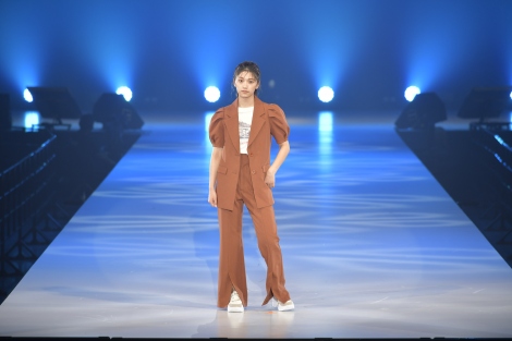 wKuu Presents SAPPORO COLLECTION 2022 SPRING/SUMMERx̖͗l(C)SAPPORO COLLECTION 