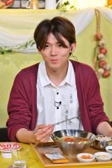 �W���j�[�YWEST����]�A����L�̃��m�}�l��I �����҂̐�^�ɁuI LOVE YOU�v���M�� 