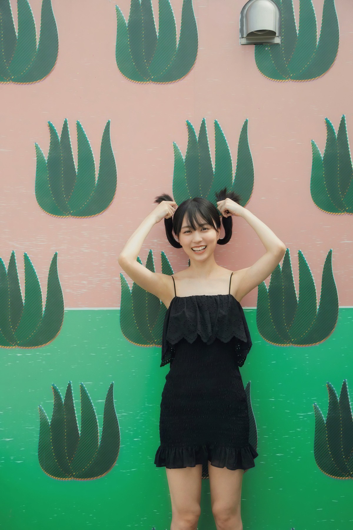 乃木坂46賀喜遥香、ツインテールではしゃぐ先行カット 憧れの山下美月