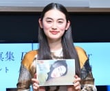 ����仉q�u�o���ėǂ��̂��ȁi�΁j�v�@1st�ʐ^�W�ł����C�オ��̑f�̎p���J�u��e���Ă��炦�Ă���C�����v 