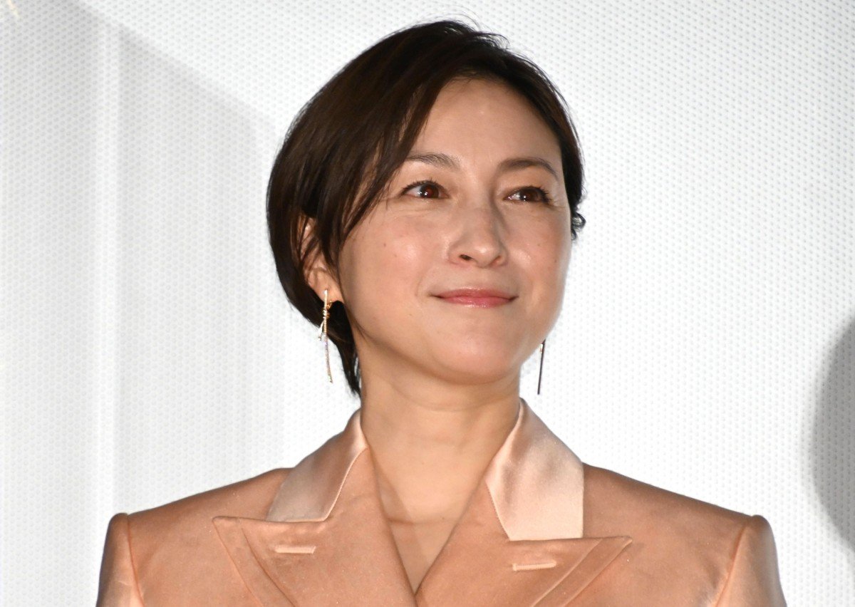 広末涼子『バスカヴィル家の犬』出演に悩み「私は悲しい作品が嫌い」 母への感謝も | ORICON NEWS