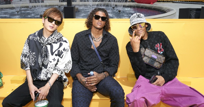 ヴィトンおじさん Nissy、仏・パリで開催のルイ・ヴィトン2023春夏メンズ・コレクション