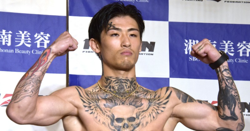 RIZIN.36』メインイベンター平本蓮、計量クリアで気合の“Fワード