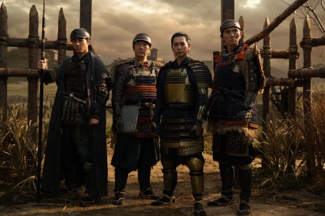 大河ドラマ『どうする家康』に出演する（左から）山田裕貴、大森南朋、松本潤、松重豊（C）NHK 