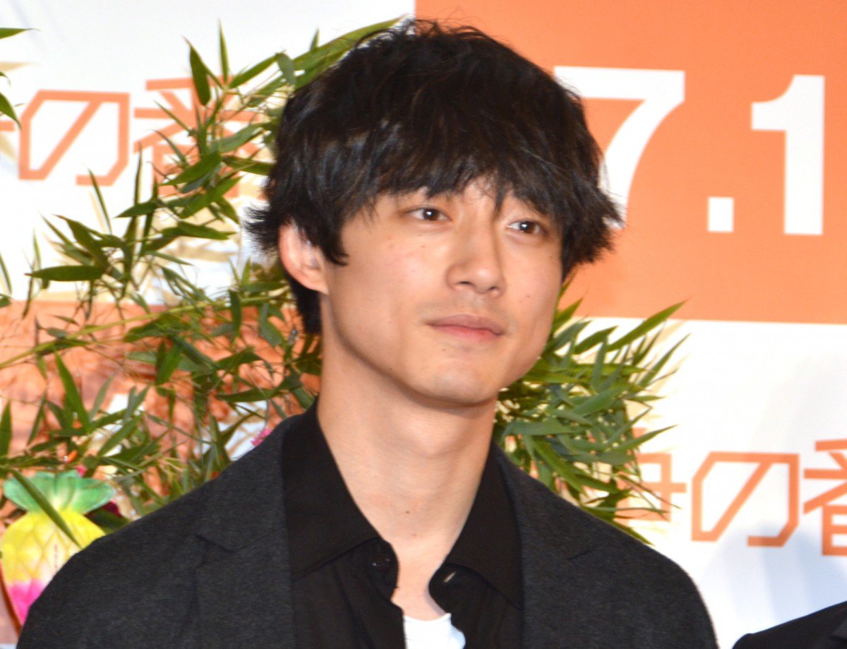 坂口健太郎、誕生日が“月9”初回放送日 W主演・杏がサプライズ祝福「これもなにかの運命」 | ORICON NEWS