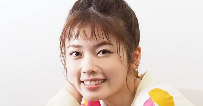 小芝風花、太ももあらわな“超ミニ”美脚ショット 『NYLON JAPAN』で