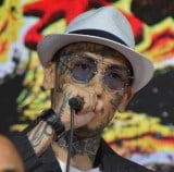 �g�A�E�g���[�̃J���X�}�h�Z�c���m�A���Ό���Ɨ������� ���C������^�c�ɉ������u����ŉ҂��ł񂾂���v 