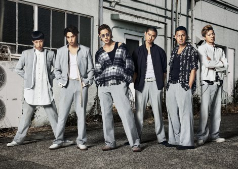 鳳仙学園チームビジュアル（左から）サバカン（坂口涼太郎）、モンジ（堀夏喜）、小田島有剣（塩野瑛久）、沢村正次（葵揚）、仁川英明（小柳心）、シダケン（荒井敦史） 