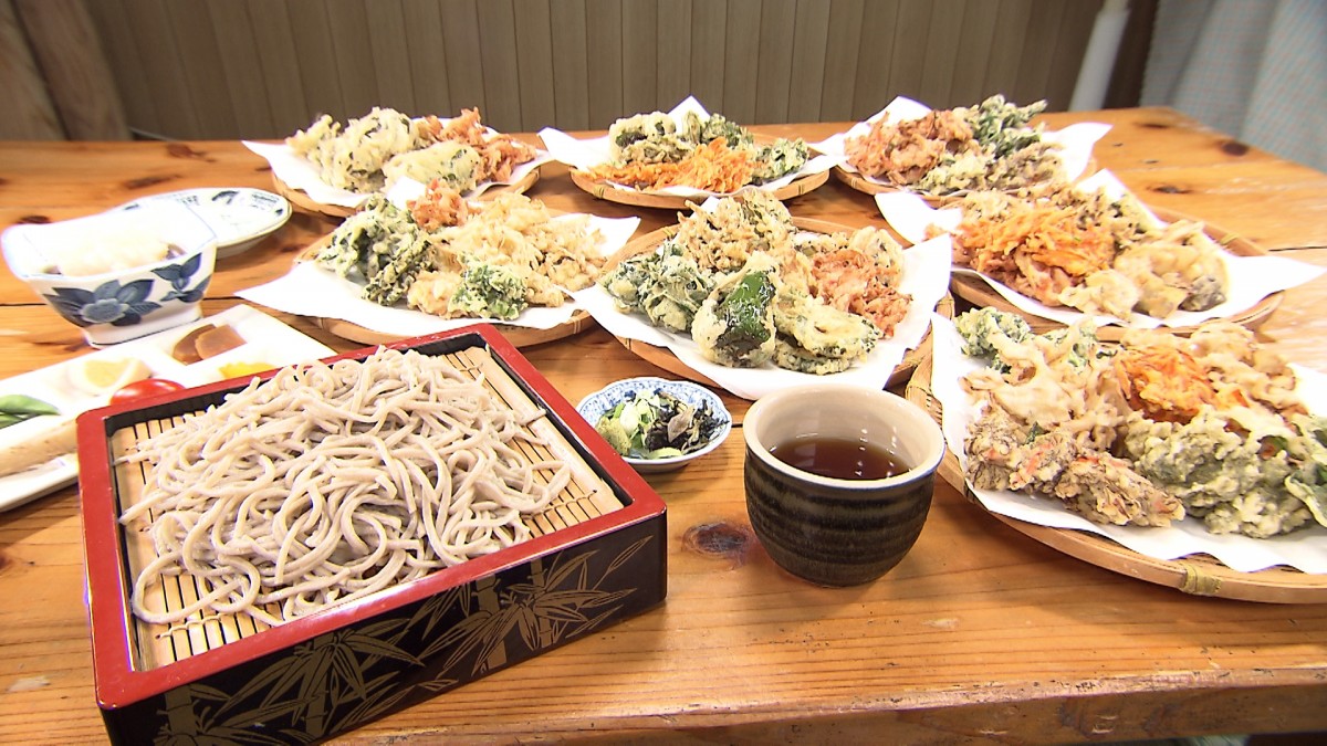 オモウマい店』沖縄県に初上陸 天ぷら無限おかわり付き“うどん