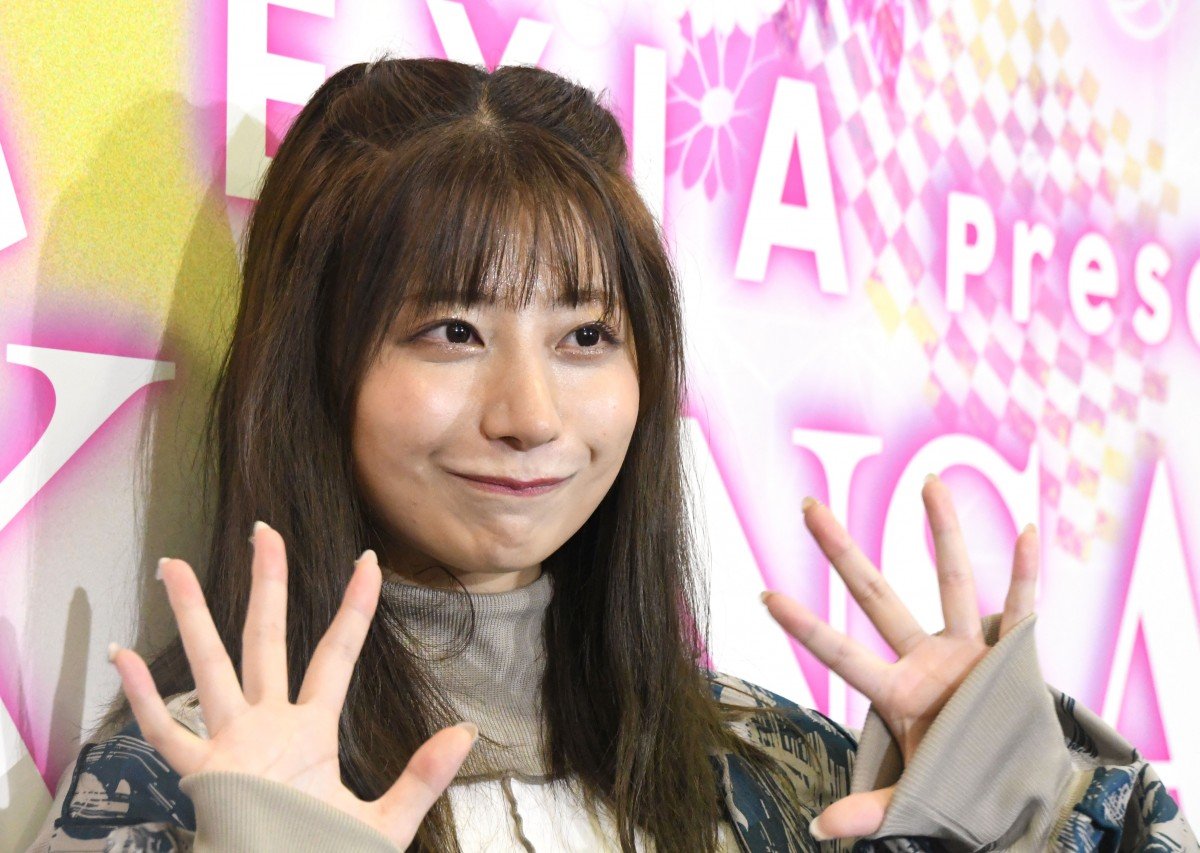 元AKB48鈴木優香、初のランウェイで“コケる”「意識しすぎちゃって