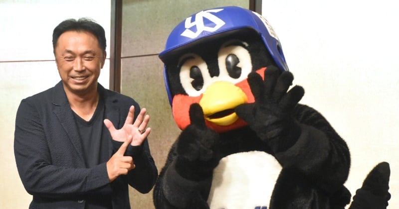 つば九郎、異例の2000試合出場へ ヤクルト愛と笑いあふれる会見に宮本
