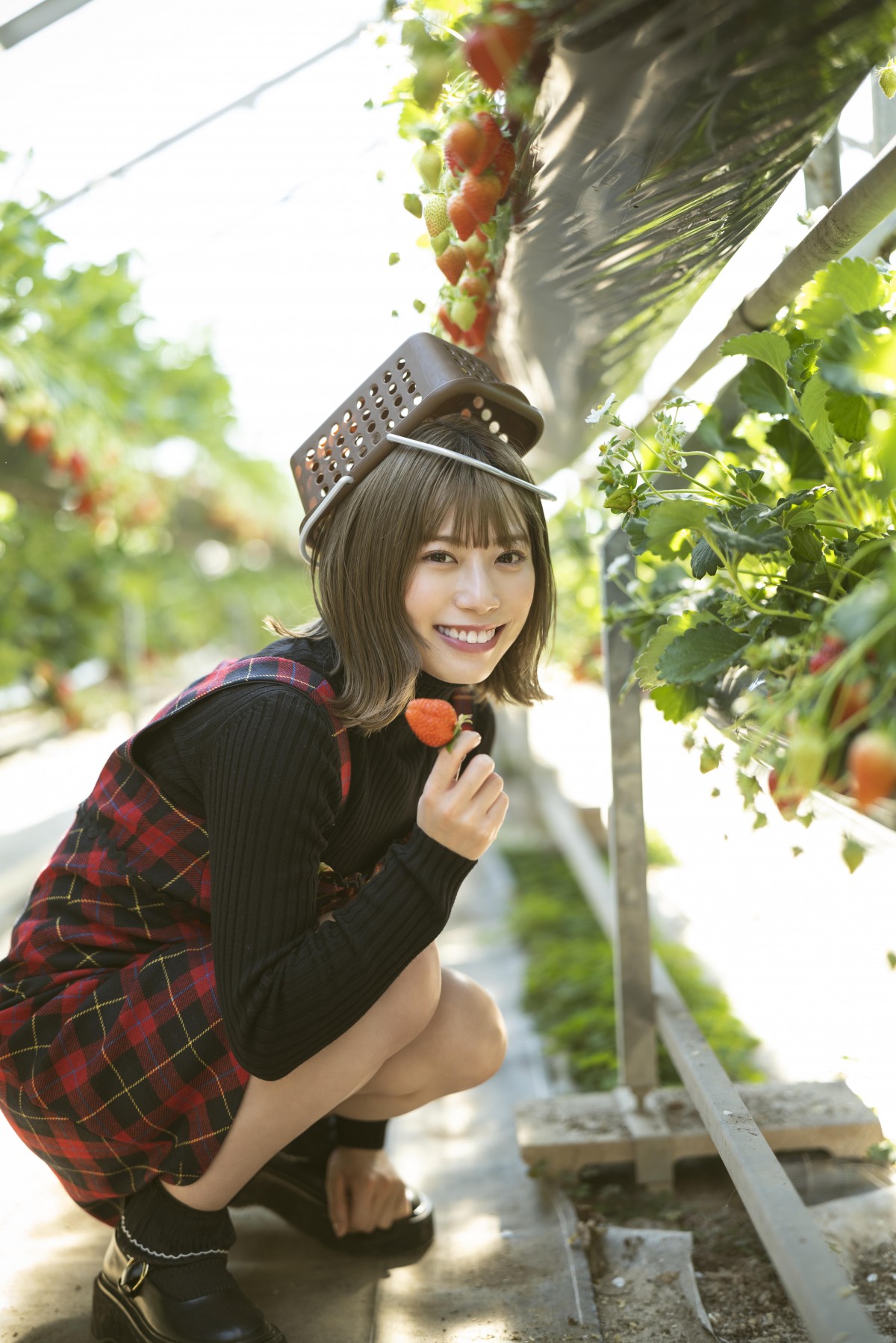 画像・写真 | 日向坂46東村芽依、写真集が初版10万部の大規模スタート