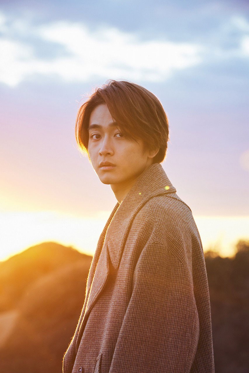 画像・写真 | 佐藤寛太、昨年6月発売の「写真集」2位 親友・北村匠海がカメラマンとして参加し、普段見せない一面を収録 7枚目 | ORICON  NEWS