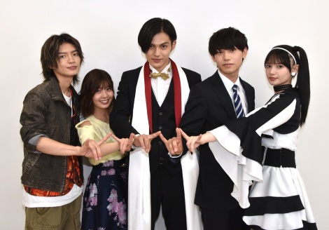 �w���ʃ��C�_�[�M�[�c�x�ɏo������i������j�ۑ�a�l�A���T���ށA�ȏG�g�A�����ډ�A���S �iC�jORICON NewS inc. 