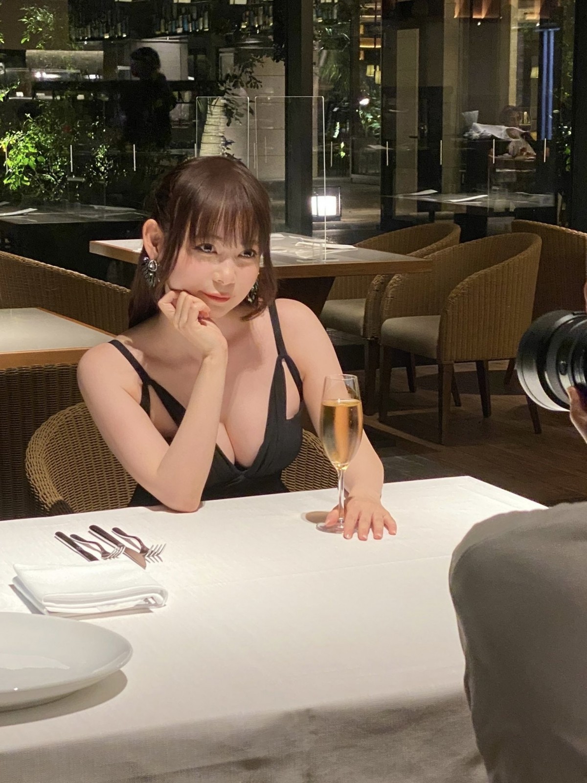 中川翔子　アイコラ　エロ 画像・写真 | 中川翔子、“穴あき”ドレスで豊満な胸元あらわ「デカすぎる」「ドキ！ドキッ!!」「すごい魅力的」 2枚目 | ORICON NEWS