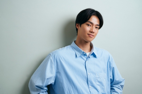 �w�Z�{�؃N���X�x�Ŕo�D�f�r���[�����Đ���΁@�B�e�^���⑏ �iC�jORICON NewS inc. 