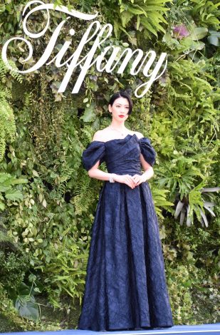 �e�B�t�@�j�[�w2022�u���[�u�b�N�u�{�^�j�J�v�x�n�C�W���G���[�C�x���g �K���ɃZ���u���e�B�Ƃ��ēo�ꂵ���O�g�ʉ� �iC�jORICON NewS inc. 