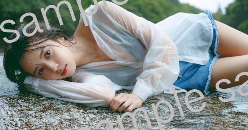 元櫻坂46・小林由依　Tシャツ（直筆サイン入り）　ホワイト　新品・未使用 櫻坂46 小林由依 卒コン ロゴTシャツ ホワイト - メルカリ