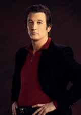 �A���o�[�g�E�r�E���f�B�i�ʏ́F�A���j�i�}�C���Y�E�e���[�^CV�F�����͌�j���C�O�h���}�w�W�E�I�t�@�[ / �S�b�h�t�@�[�U�[�ɓq�����j�x�e���r����������iC�j2022 Paramount Pictures. All Rights Reserved. 