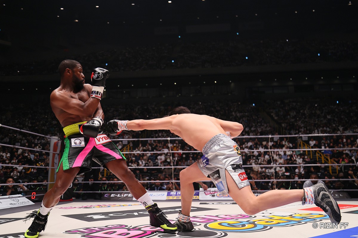 画像・写真 | 【超RIZIN】メイウェザー、朝倉未来にKO勝利！ 2ラウンド