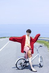 鈴鹿央士 ファースト写真集 『 omen-前兆- 』 Amazon.co.jp: 鈴鹿央士 ファースト写真集 『 omen-前兆
